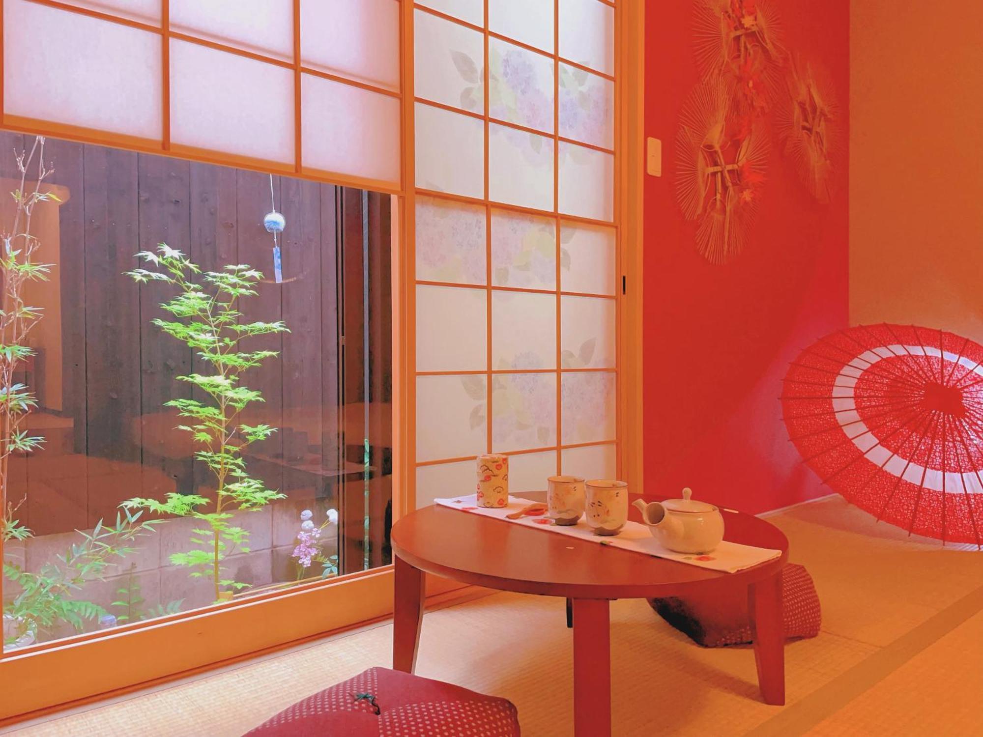 Bahay bakasyunan 桃夭庵 Touyouan Momo House Kujo 一棟貸切 Kyoto